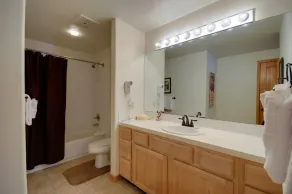Condo 3 BR + Loft BR / 4 BA au dernier étage avec vue panoramique sur les pistes de ski - Image 5