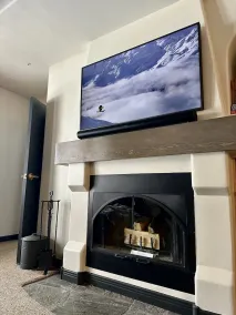 Recently updated & true ski-in/out 2Bed/3Bath. Closest building to the lifts! - Image 3