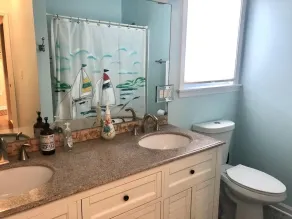 Single Family Ocean Block Wifi Beach Badges Washer And Dryer Private Yardspray Beach Ocean Block Contemporary 2Nd Off The Beach Close To - Image 2