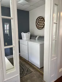 The Inn at 210 - Comfortable and clean historic home - Image 3