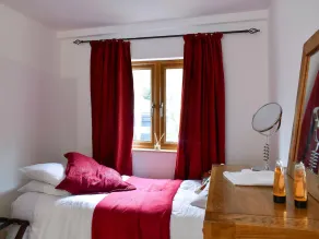 1 bedroom accommodation in Gillingham - Image 3