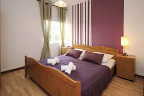 Holiday apartment with terrace and air conditioning - Image 5