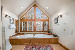 Spectacular single family home with majestic views of Beaver Creek Mountain!! - Image 3