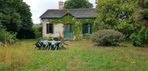 Chalet in the heart of a park - Image 5