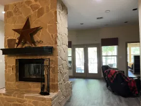 Beautiful lakefront house in private woods - Image 3