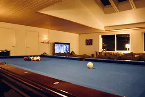 Holiday home close to the sea with indoor pool and room for 30 people - Image 4