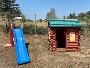 Bright house with enclosed garden and fireplace, perfect for families and friends - Image 2