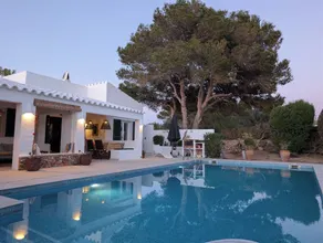 Amazing villa near the beach - Image 5