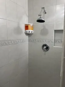 Custom built 6 bedroom home - Image 5