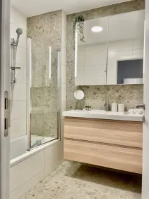 One Lux Stay near Fashion District - Image 5