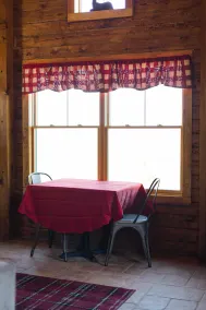 #28 - Flagpole View Cabins - King Plus Cabin - Image 5