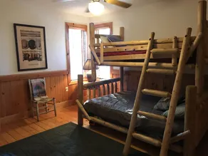 Idles Spur: Pet-Friendly,Cozy Cabin,Hot Tub,Wood Fireplace,WiFi - Image 4