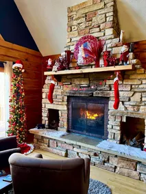 Riverview Cabin!  Overlooking the Mississippi River with year-round HOT TUB! - Image 4