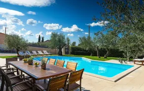 Amazing home in Porec - Image 3