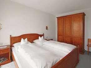 Exclusive country house with holiday apartments with dream garden and idyllic tranquility - Image 4