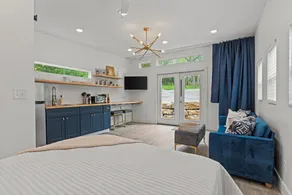 Sunlight Tiny House at Linn Valley Lakes - Image 5