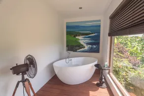 Villa Thuya - 3 Bedroom Oceanfront Villa with Pool - Image 4