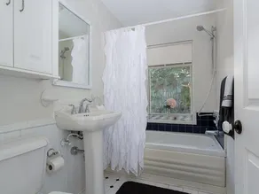 Clean, cozy and beautiful beach house next to Summer Place on Orchid Island - Image 2