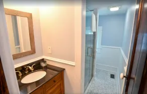 Spacious Fully Restored Victorian, Sleeps 10, 4 Bathrooms - Image 4