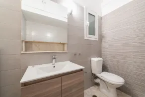 Victoria Plaza Palace Apartment No. 3 - Image 2