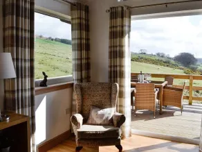 3 bedroom 2 bathroom Spey lodge with hottub and excellent views  - Image 3