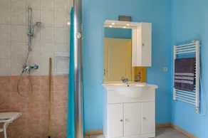 Petite house \"Gîte Sanglier\" with shared terrace, Wi-Fi, and air conditioning - Image 4
