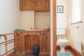Haworth Village House - Sleeps 6 Parking & Pets! - Image 4