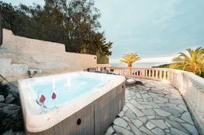 Amazing Villa Boron! View of the Sea, Pool, and Hot Tub - Image 3
