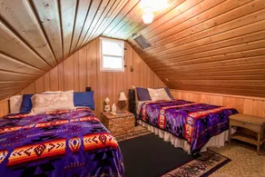 Grandma's cabin in the woods on the lake! - Image 5