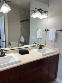 Simply Chic townhome 15 mins to PDX airport.  - Image 2