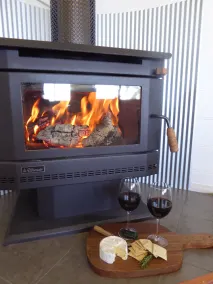 Piskende kitehus med udsigt over den naturskønne Murray-flod - Image 2