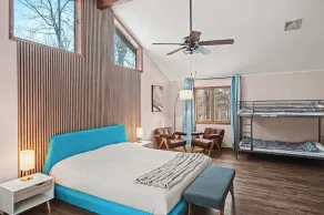 Amazing Modern Lakefront Chateau in prime Pocono location - Image 5