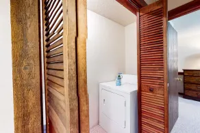 Fantastic mountain condo near the slopes with creek views - Image 3