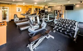 Affordable Getaway at Red Lion Hotel Bellevue! Pet-Friendly, Outdoor Pool - Image 4