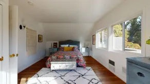 Beautiful Downtown Home - Image 4