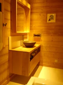Individuel hytte, komfort, charmerende udsigt, stor have, 9 personer - Image 3