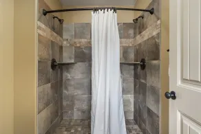 Vacker Southgate Village Condo - takterrass - luftkonditionering - pool - Image 4