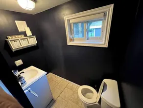 Cheerful 2-bedroom Waterfront Cottage - Image 3