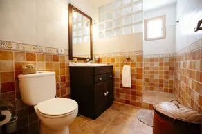 Smukt traditionelt hus i landlige omgivelser - Image 5