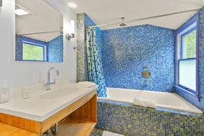 Falmouth Breeze Escape - Image 5