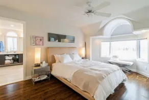 Newly renovated Sag Harbor home with beautiful bay view, Gunite pool & hot tub - Image 4