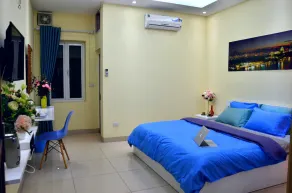 Spacious King bed room, private bath near Hanoi Opera House - Image 3