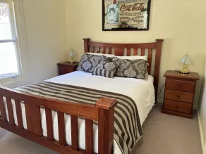 School Cottage - Image 4