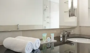 Upscale Studio at The Address Residences Dubai Marina by Deluxe Holiday Homes - Image 2