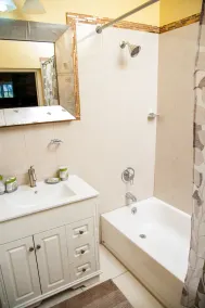 Skyview Manor Guest Apartments - Image 5