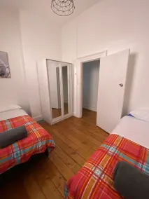 Port Cottage - Centrally located 2 bedroom house in private, quiet location - Image 5