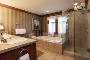 Best/closest location to the slopes and newly redecorated. - Image 2