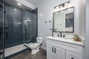 Amazing New Home with Trailer Parking, large pool and spa. Even has a mini golf area! - Image 2