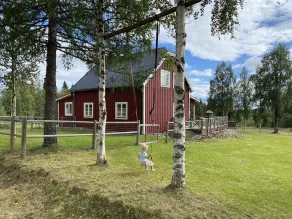 Quietly situated vacation home in a secluded location - Image 3