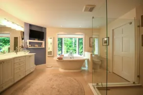 Spacious Luxury Retreat on Raymond Pond | Game Room & Private Dock - Image 2